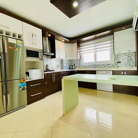 Luxury Roma With Private Pool Ferienhaus *