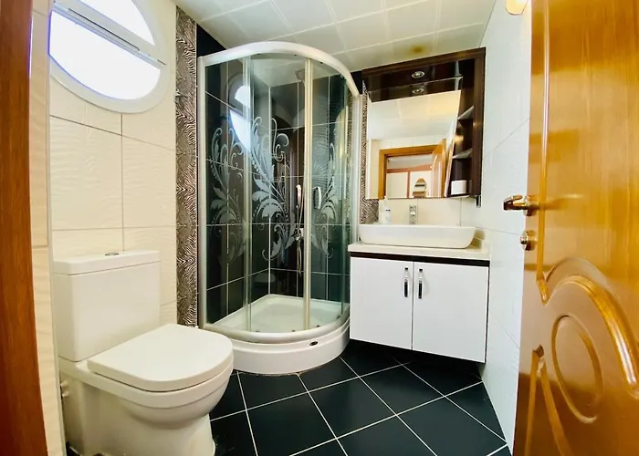 Luxury Roma With Private Pool 펜션 쿠사다시
